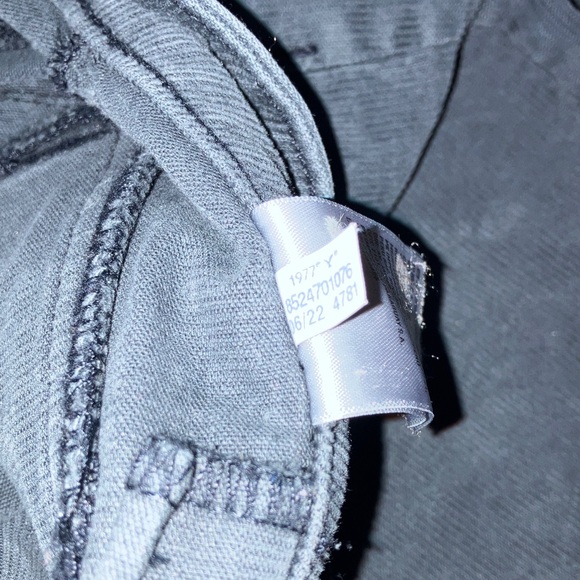 American Eagle Gray high rise button front corduroys flare women’s size 8 - Picture 7 of 7